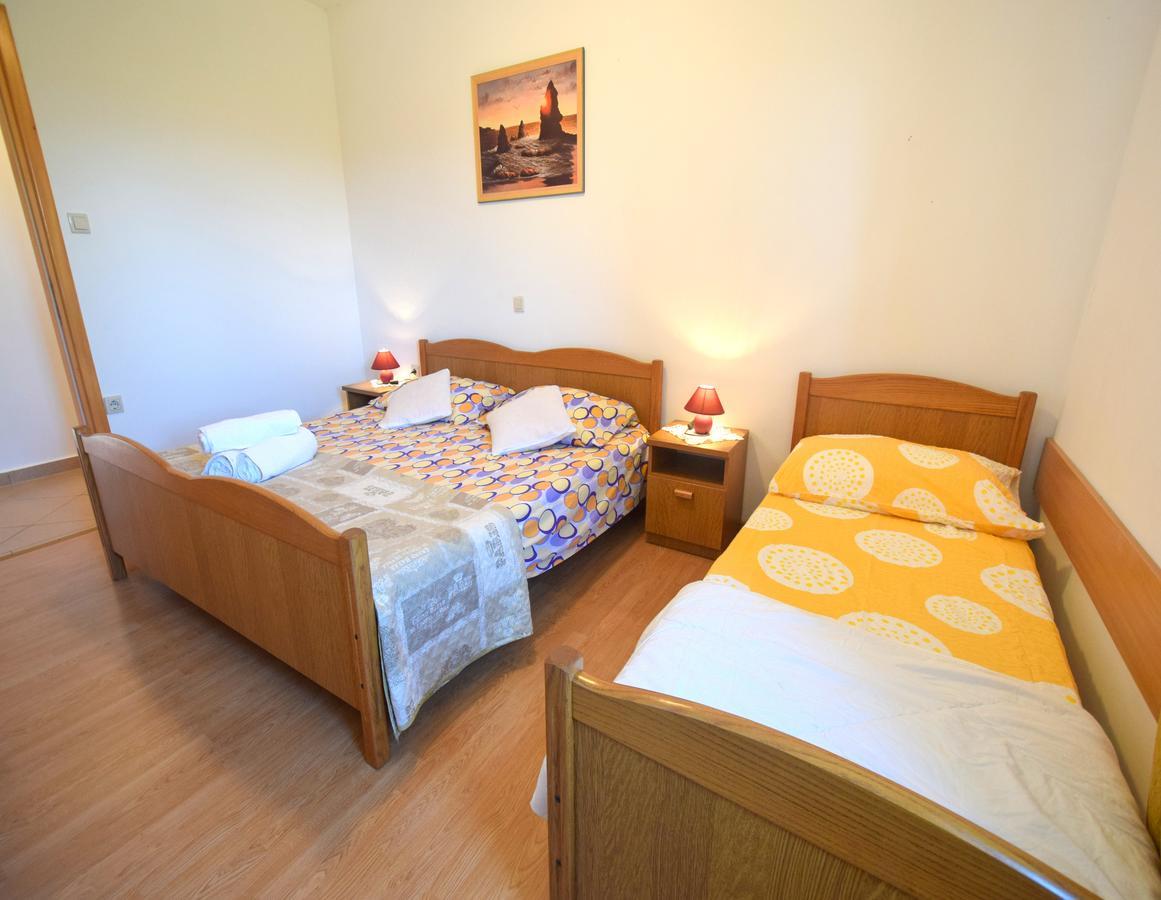 Apartments Ivanka Малинска Экстерьер фото
