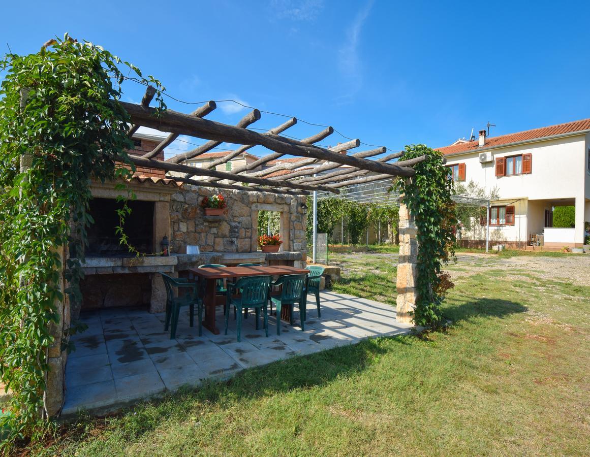 Apartments Ivanka Малинска Экстерьер фото