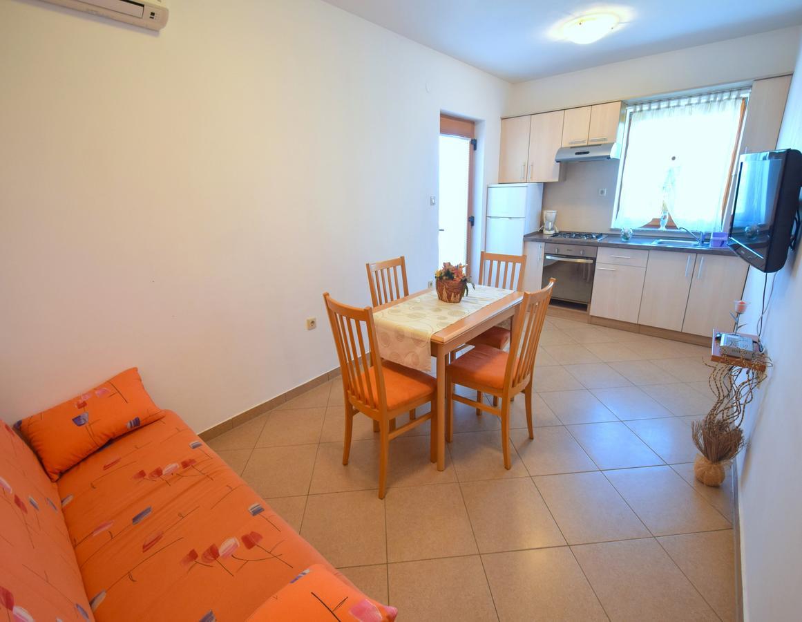 Apartments Ivanka Малинска Экстерьер фото