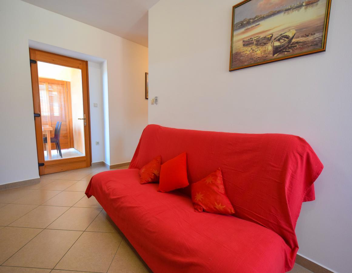 Apartments Ivanka Малинска Экстерьер фото