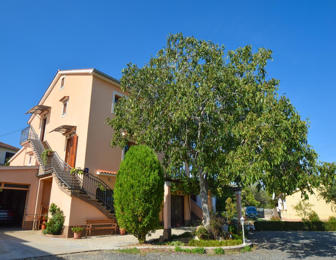 Apartments Ivanka Малинска Экстерьер фото